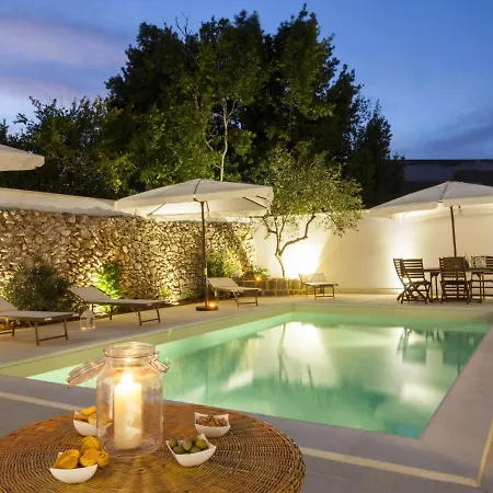 Studio Luxury Courtyard-4 By Interhome * Racale