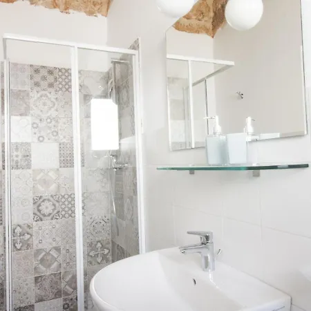 Studio Luxury Courtyard-4 By Interhome Lejlighed Racale